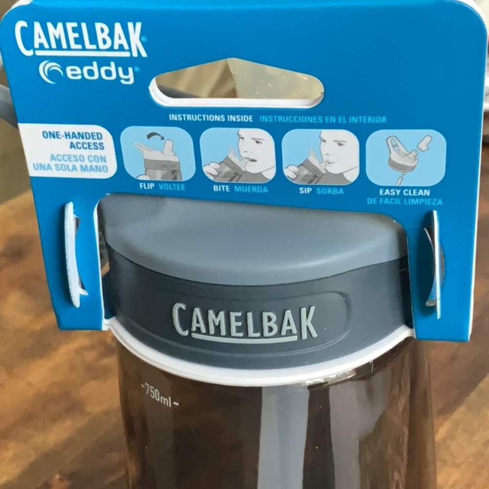 Camelbak eddy Water Bottle 25 oz - Picture 3 of 4